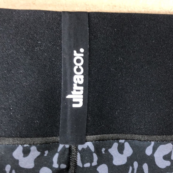Ultracor | Black and Gray Leopard Print Leggings 25” | Womens Size Small - Picture 3 of 4